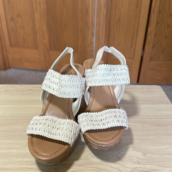 American Eagle Espadrille Sandals - Picture 2 of 5